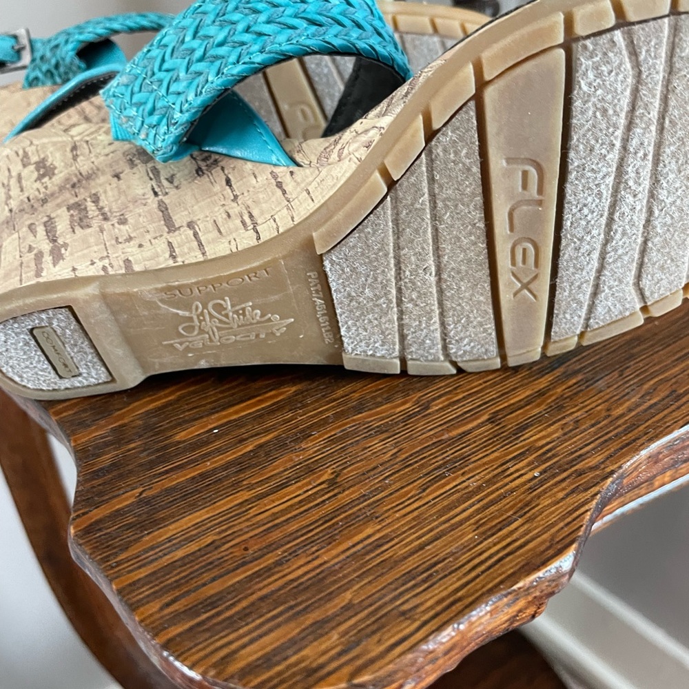 Lifestride sandals 6 1/2 - Picture 2 of 5